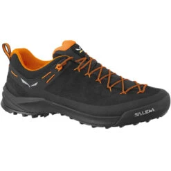 Front Page 35 SALEWA MS WILDFIRE LEATHER BLACK/FLUO ORANGE 23